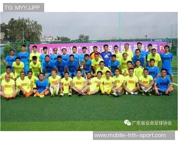 足球教练黄的执教之路与青训理念探讨如何培养未来足球人才